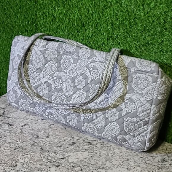 NWT Vera Bradley Cotton Collegiate Large Travel Duffle Bag - Grey/White - Picture 5 of 12